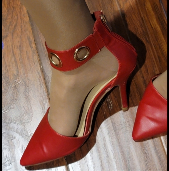 Chinese Laundry Rd & Gold High Heels - Picture 10 of 16